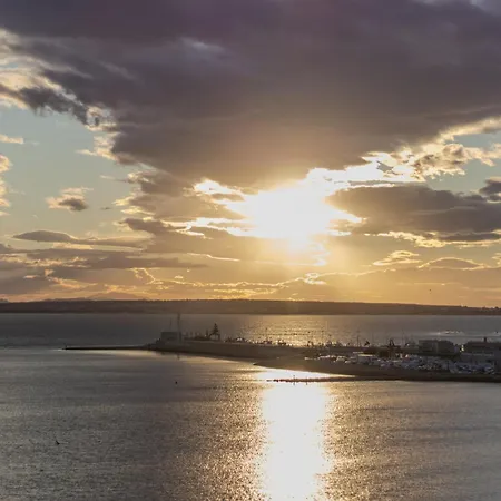 The Infinite Sunset - Luxe And Relax En